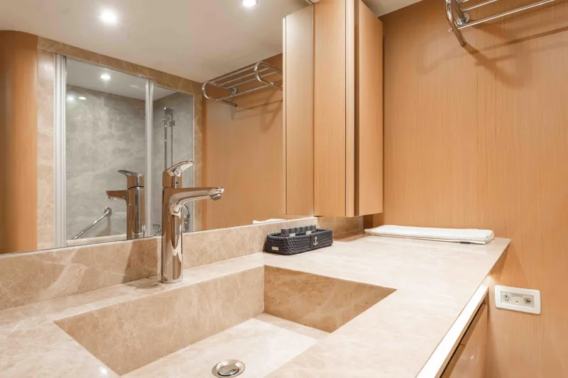 Le Pietre Yacht Photos Pics 