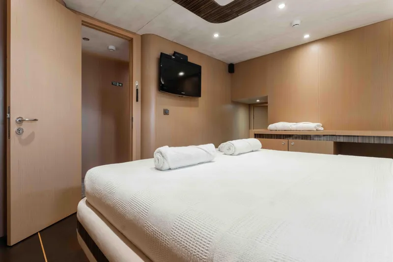 Le Pietre Yacht Photos Pics 