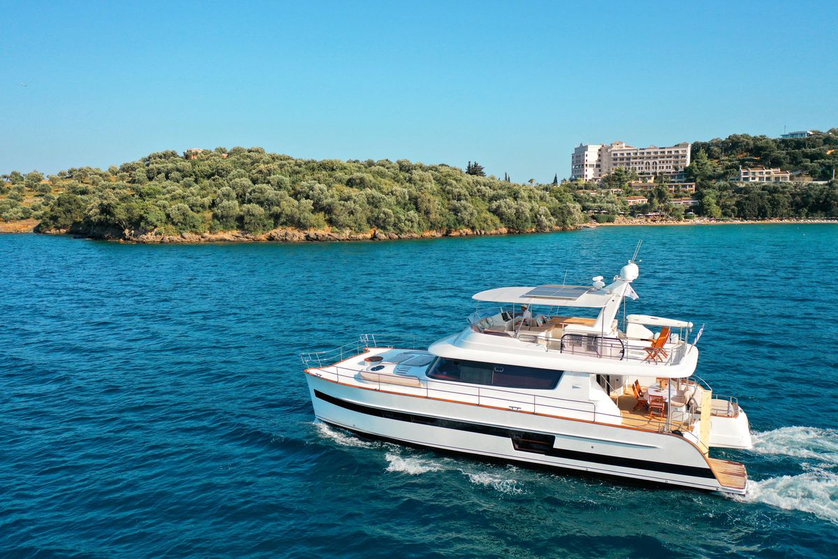2010 Fountaine Pajot 56 