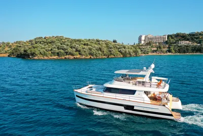 Fountaine Pajot Queensland 55