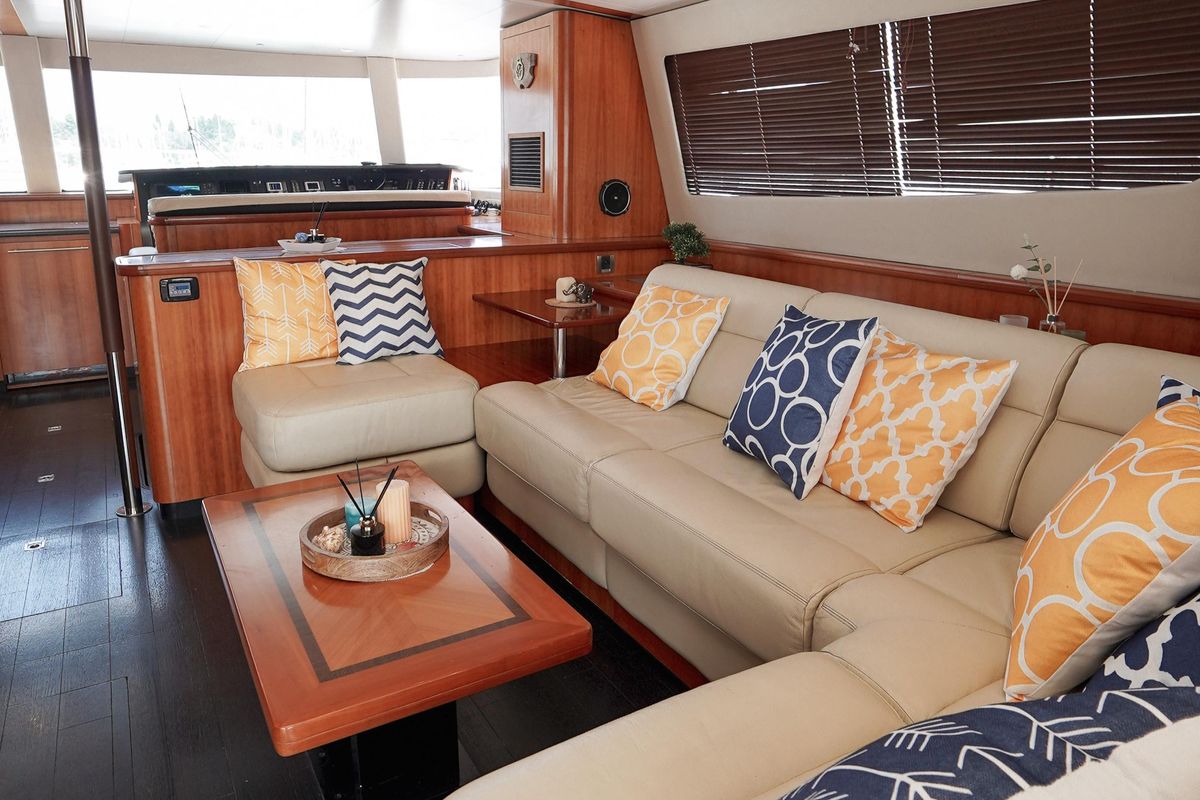 2010 Fountaine Pajot 56 