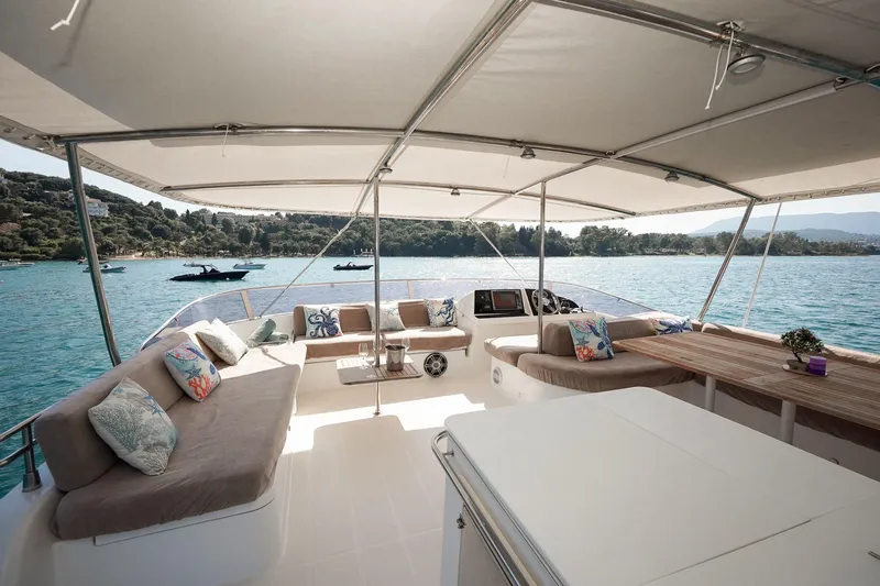  Yacht Photos Pics Luxurious 2010 Fountaine Pajot Queensland 55 yacht with spacious deck and scenic ocean view.