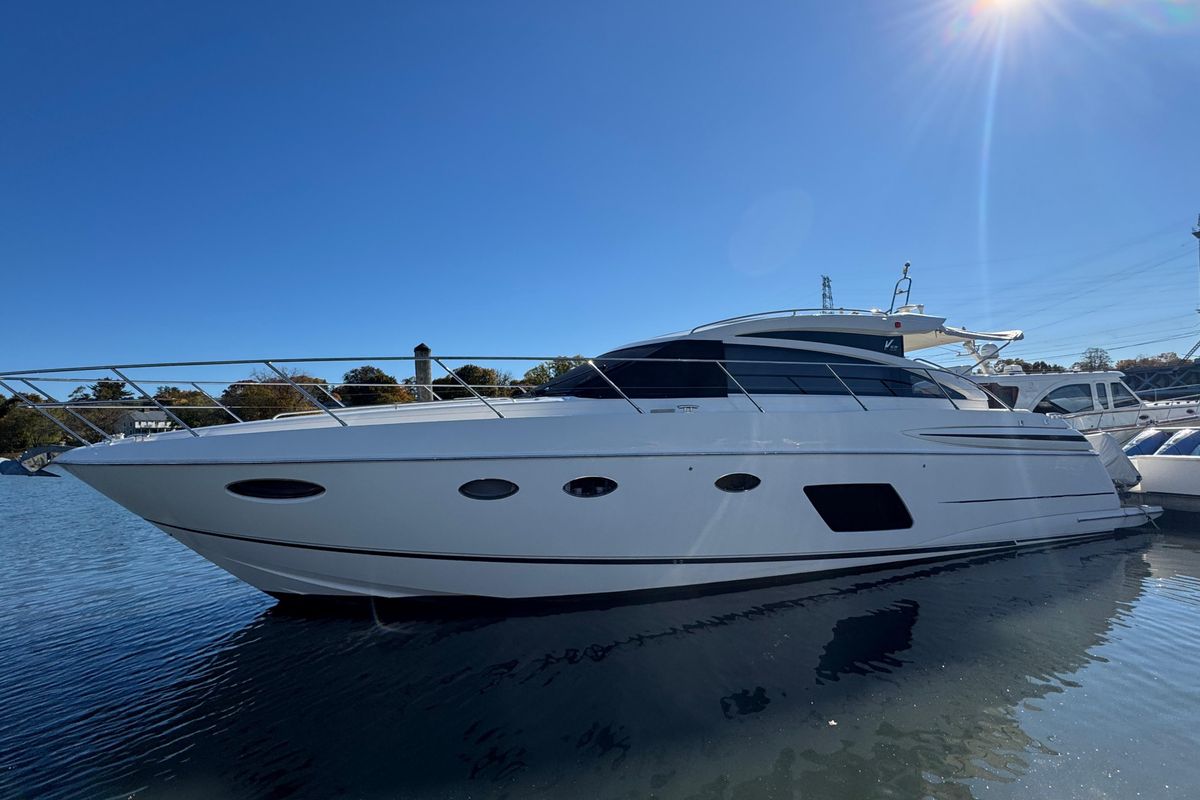 2015 Viking Princess 52