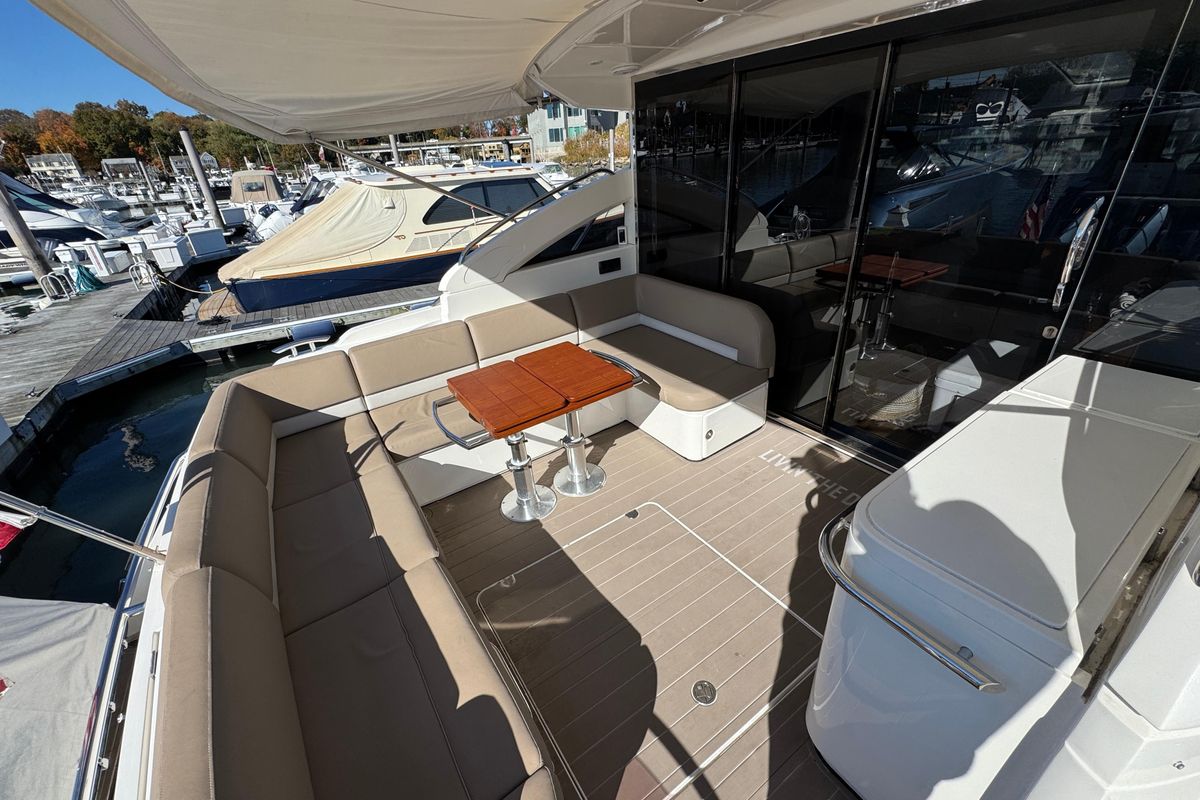 2015 Viking Princess 52