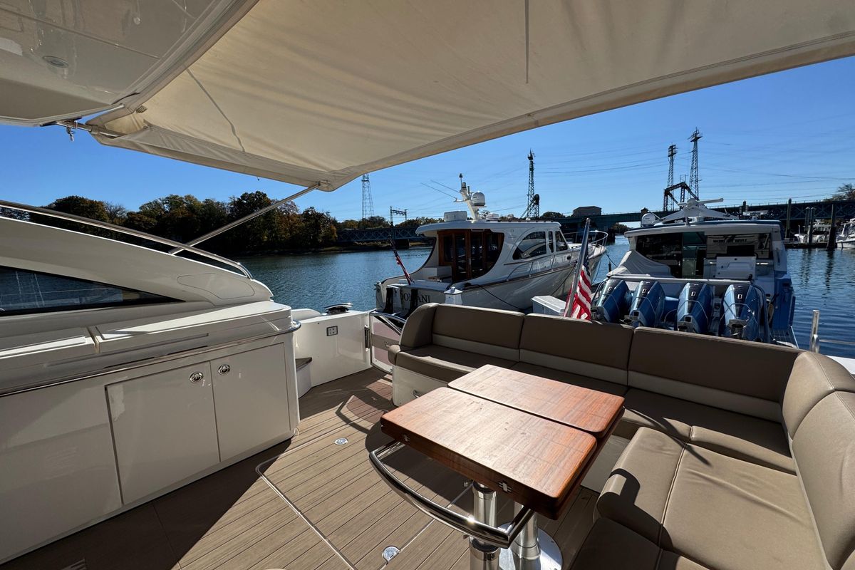 2015 Viking Princess 52