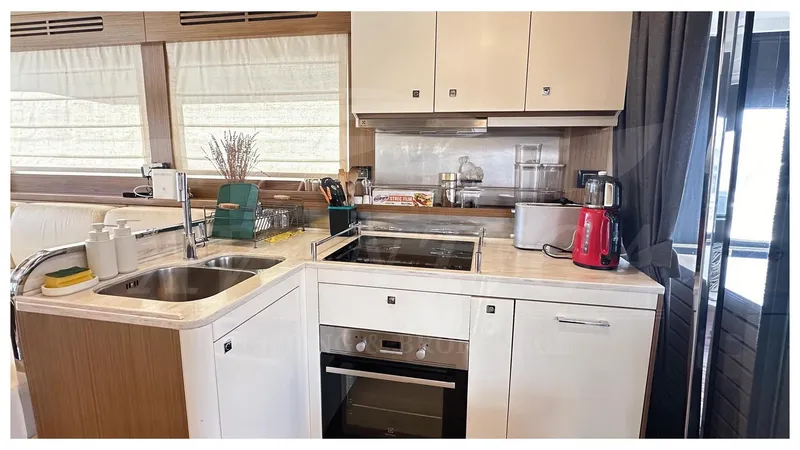  Yacht Photos Pics Sirena 58