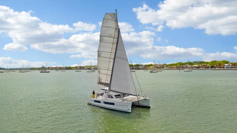 Zephyr Yacht Photos Pics 