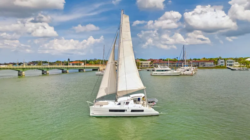Zephyr Yacht Photos Pics 