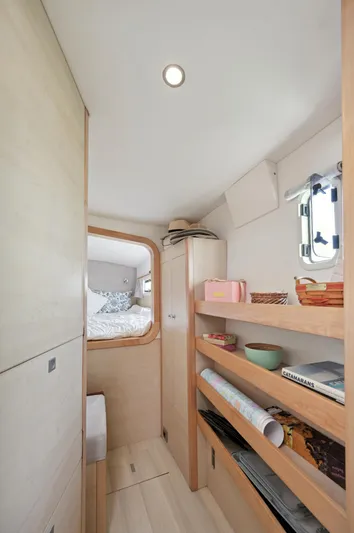 Zephyr Yacht Photos Pics 