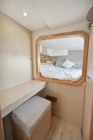 Zephyr Yacht Photos Pics 