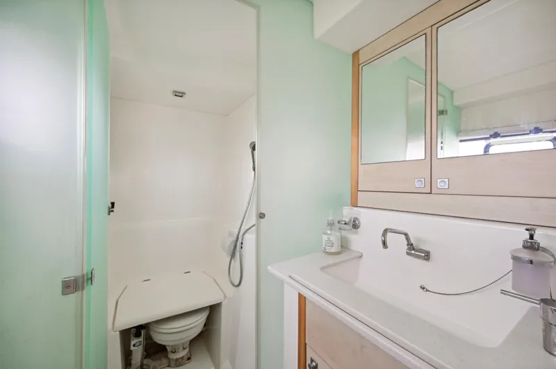 Zephyr Yacht Photos Pics 