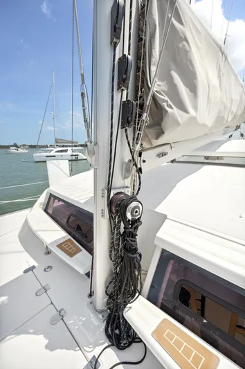 Zephyr Yacht Photos Pics 