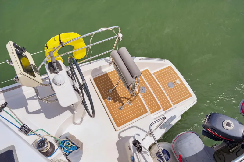 Zephyr Yacht Photos Pics 