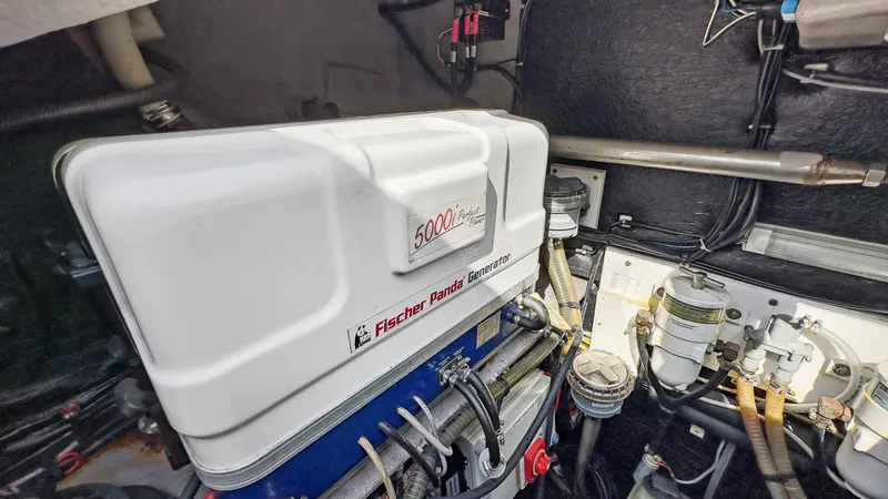 Zephyr Yacht Photos Pics 