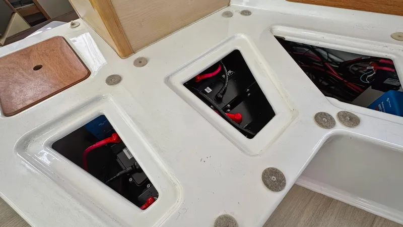 Zephyr Yacht Photos Pics 