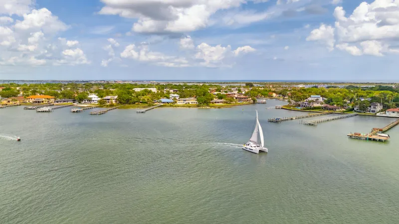 Zephyr Yacht Photos Pics 