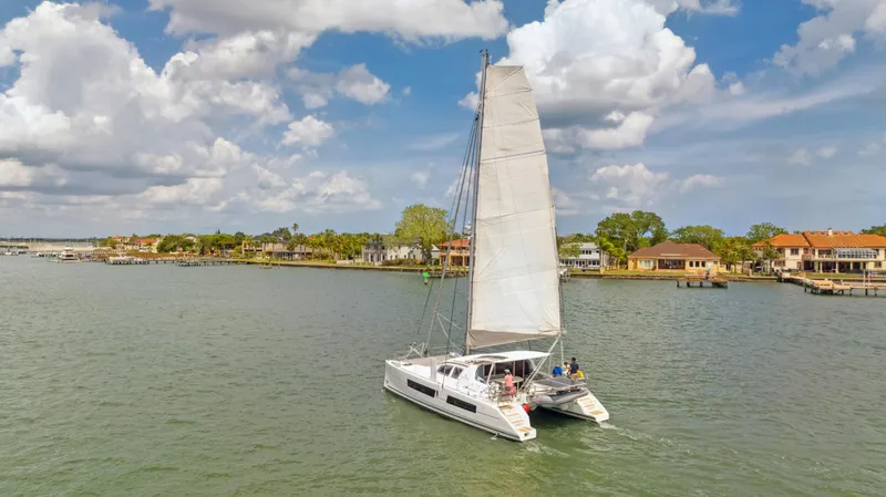 Zephyr Yacht Photos Pics 