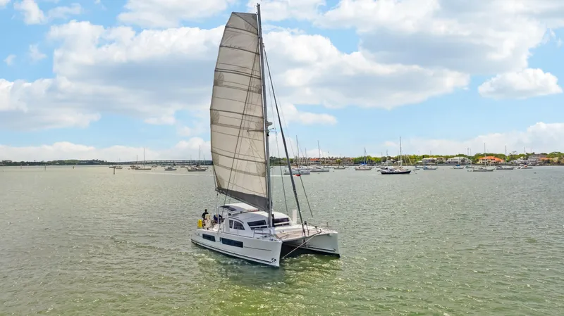 Zephyr Yacht Photos Pics 