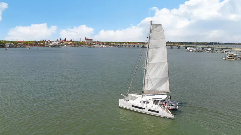 Zephyr Yacht Photos Pics 