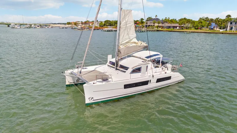 Zephyr Yacht Photos Pics 