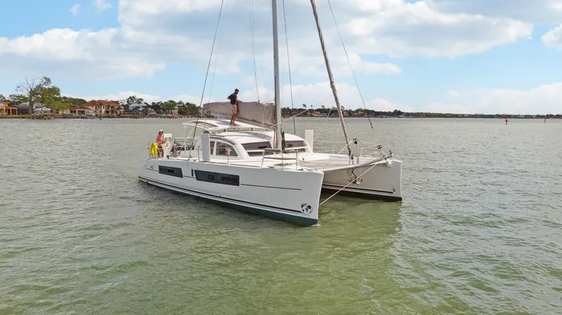 Zephyr Yacht Photos Pics 