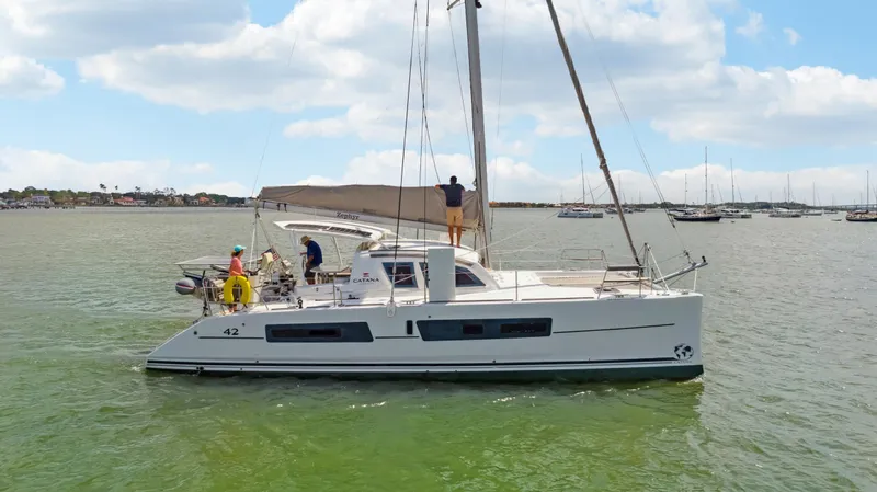 Zephyr Yacht Photos Pics 