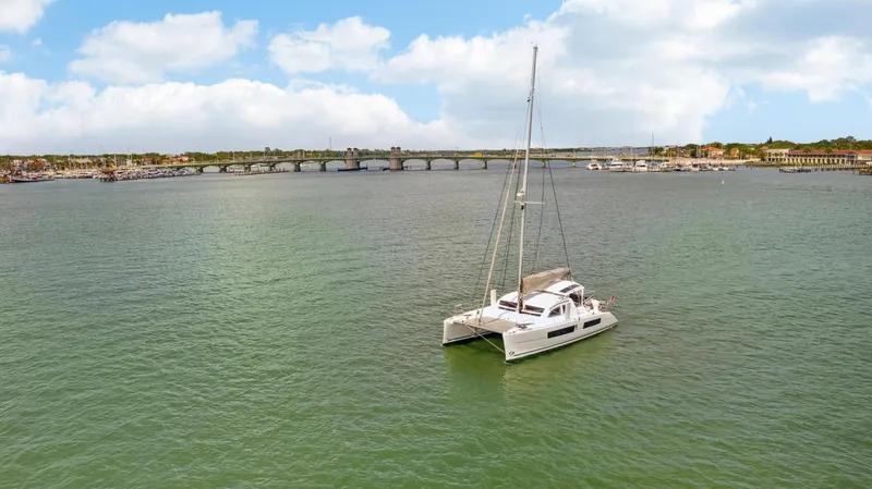 Zephyr Yacht Photos Pics 