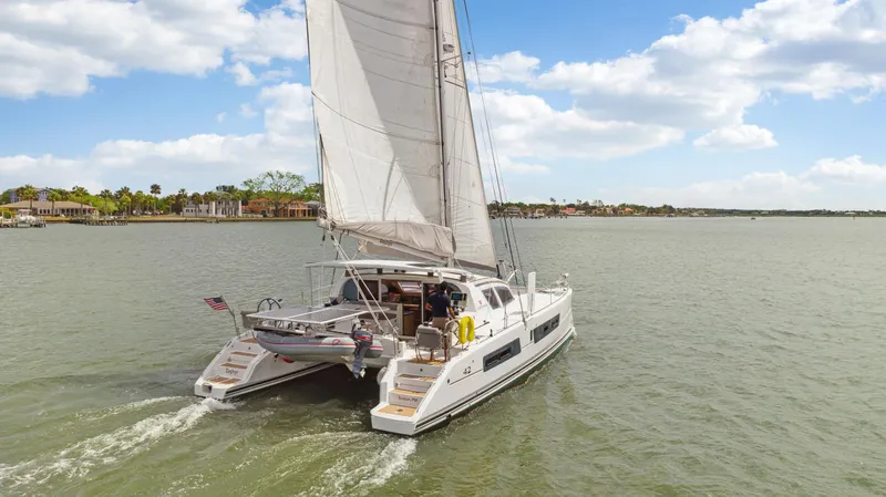 Zephyr Yacht Photos Pics 