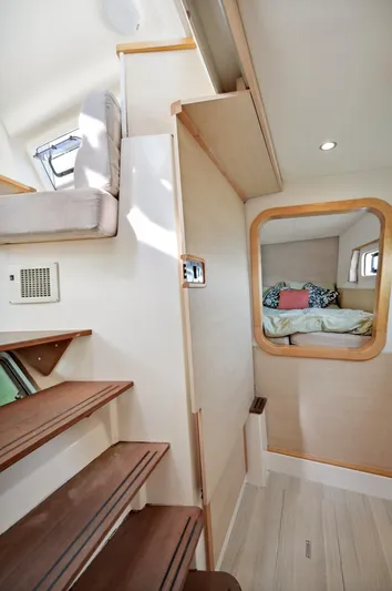 Zephyr Yacht Photos Pics 