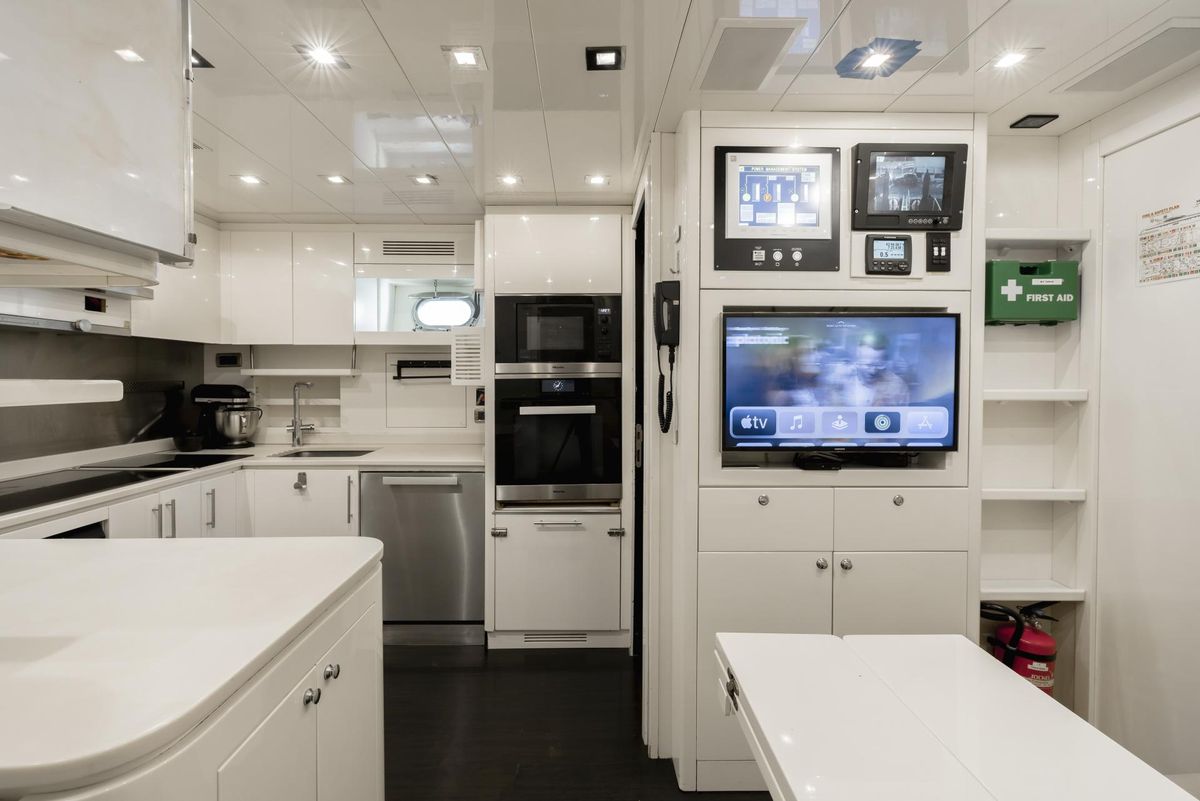 2008 Mangusta 109 