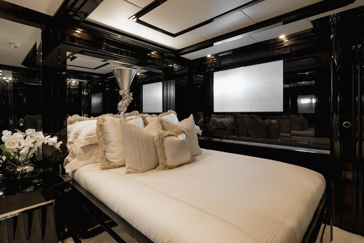 2008 Mangusta 109 