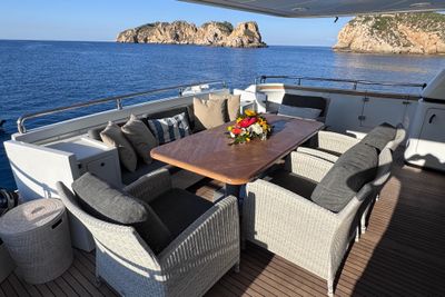 Yacht