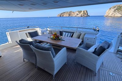 Yacht