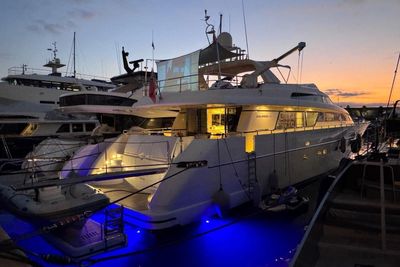 Yacht