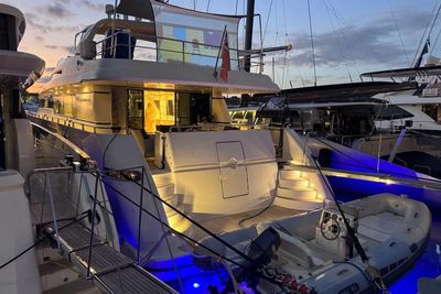Yacht