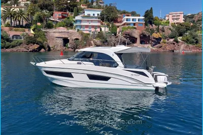 2019 Beneteau Antares 9