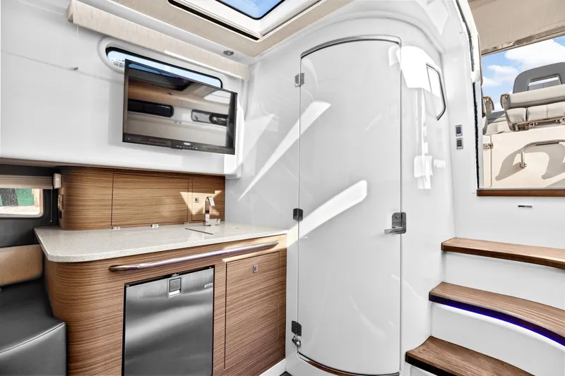 Kiss Me Kate Yacht Photos Pics 