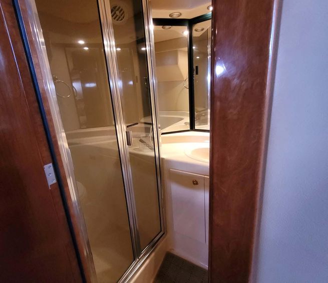 2007-49-meridian-490-pilothouse