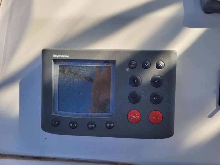 2007-49-meridian-490-pilothouse