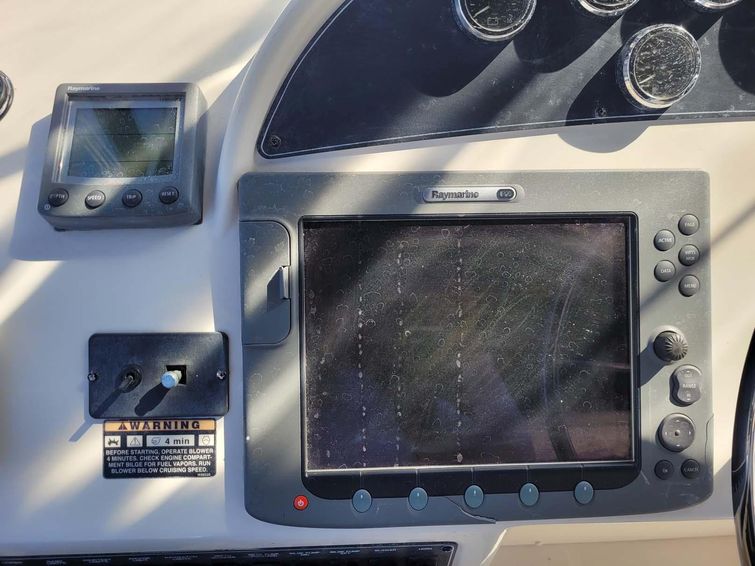 2007-49-meridian-490-pilothouse