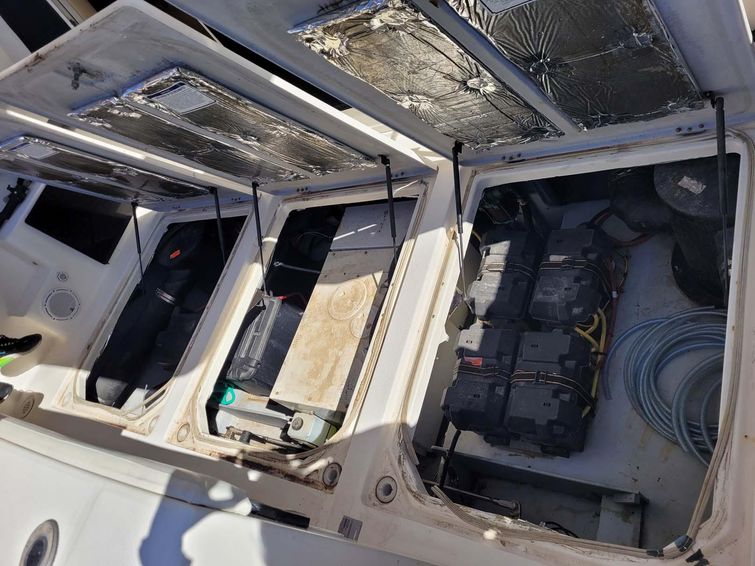 2007-49-meridian-490-pilothouse