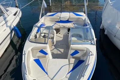 2008 Glastron GT 225