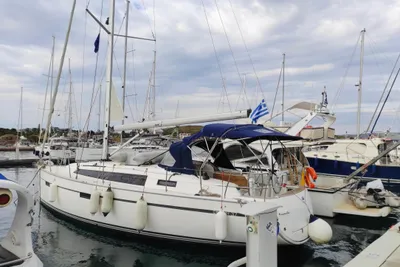 2017 Bavaria Cruiser 37
