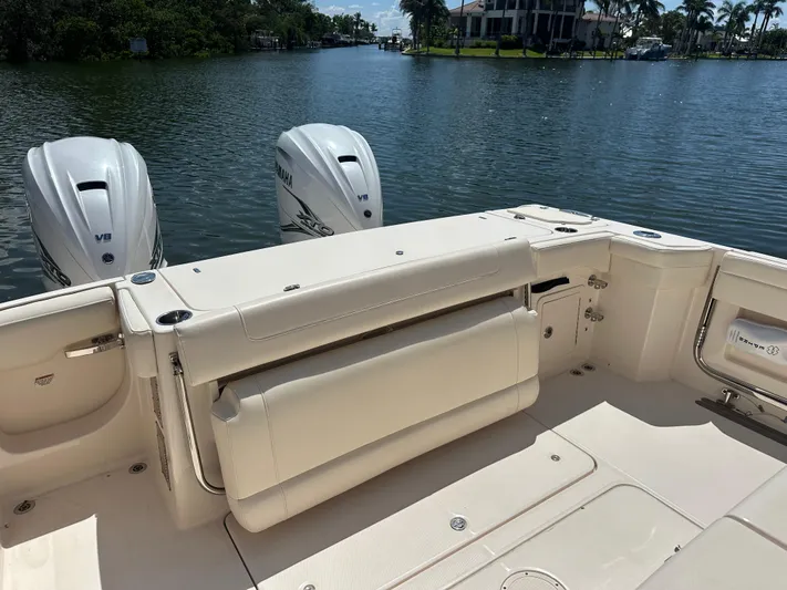 Sea-keeper/gen/ac/trolling Motor Yacht Photos Pics 