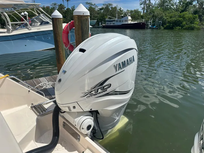 Sea-keeper/gen/ac/trolling Motor Yacht Photos Pics 