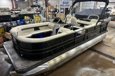 Montego Bay 8522 Fish & Cruise Tritoon & Honda 150HP 4-Stroke EFI