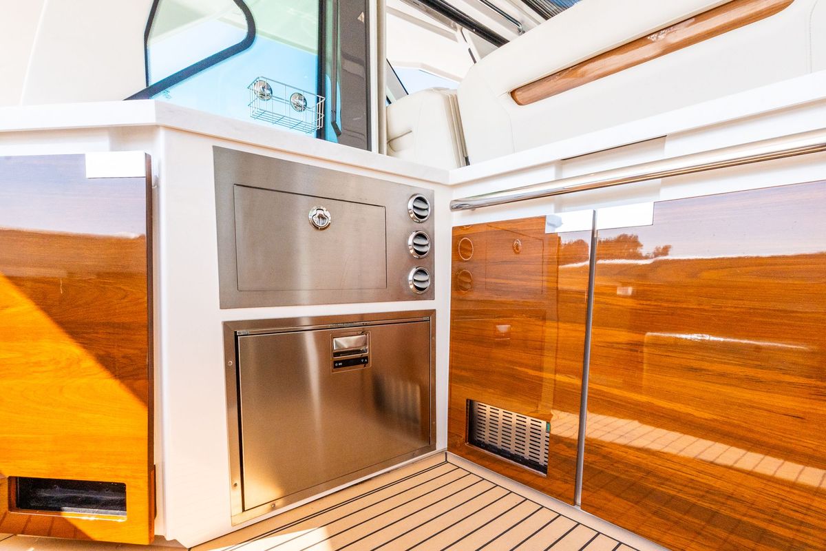 2022 Tiara Yachts 48 