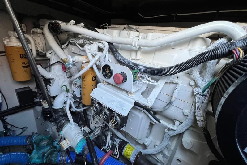  Yacht Photos Pics Engine compartment of a 1998 Sea Ray 540 Sundancer with visible components and wiring.