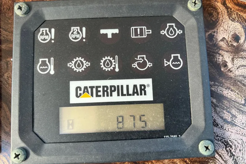  Yacht Photos Pics Caterpillar engine display on 1998 Sea Ray 540 Sundancer, showing 875 hours.