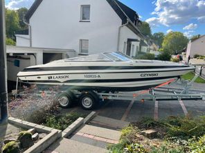 2006 Larson LXi 228